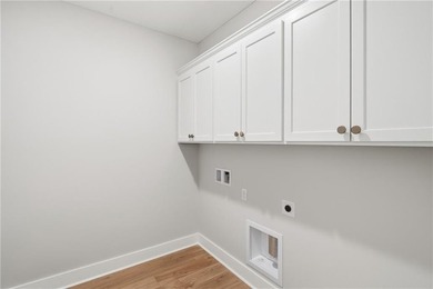 This beautiful 3 bedroom, 2 bathroom home with a double garage - photo 25