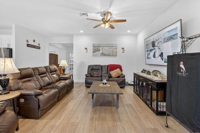 Hurry don't miss out on this upgraded Meritage Onyx model in - photo 31