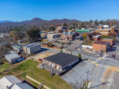 Outstanding commercial opportunity in downtown Franklin, NC!