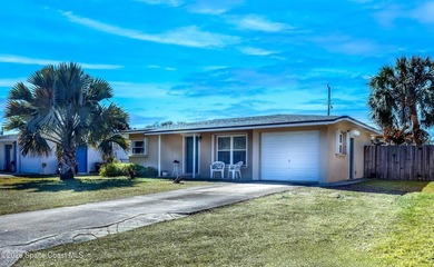 Talk about cozy charm! Roof 2026, all new carpet 2026. Picture a - photo 4