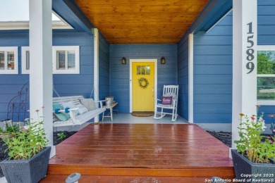 Lake Home For Sale in Canyon Lake, Texas