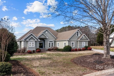 Welcome to 543 Muirfield Way, a stunning residence nestled - photo 2