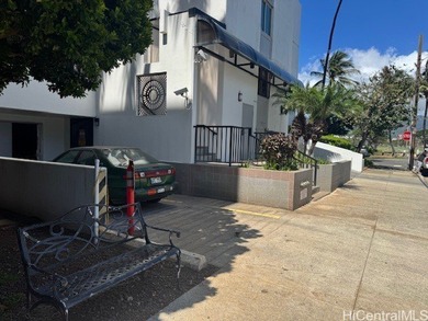 One bed. One Bath Condo in the best location in Waikiki, walk to - photo 22