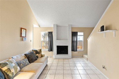 This townhouse is a great opportunity for anyone wanting to live - photo 6
