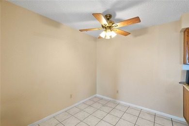 This townhouse is a great opportunity for anyone wanting to live - photo 7