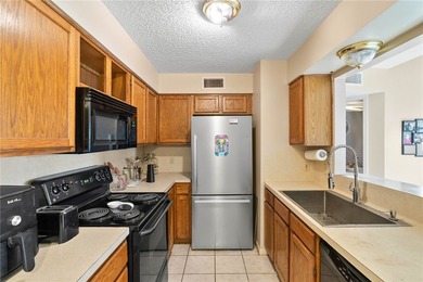 This townhouse is a great opportunity for anyone wanting to live - photo 8