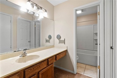 This townhouse is a great opportunity for anyone wanting to live - photo 9