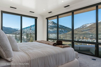 Architecturally significant modern residence set on 2.5 private - photo 11