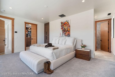 Architecturally significant modern residence set on 2.5 private - photo 12