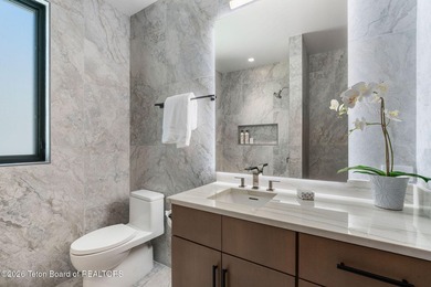 Architecturally significant modern residence set on 2.5 private - photo 18