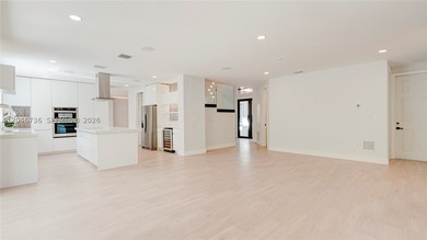 STUNNINGLY Renovated luxury home with high-end finishes - photo 21