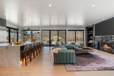 Architecturally significant modern residence set on 2.5 private - photo 23