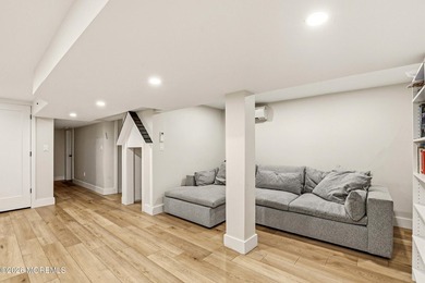 Welcome to this spacious and beautifully maintained 4-bedroom, 2 - photo 35