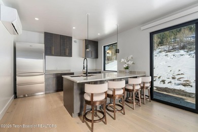 Architecturally significant modern residence set on 2.5 private - photo 35