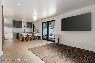 Architecturally significant modern residence set on 2.5 private - photo 36
