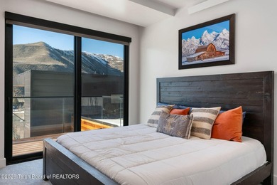 Architecturally significant modern residence set on 2.5 private - photo 40