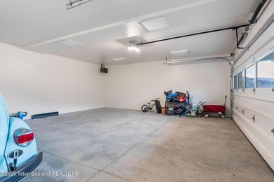 Architecturally significant modern residence set on 2.5 private - photo 44