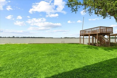 Welcome to the ultimate waterfront compound! This extraordinary - photo 45