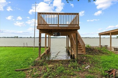 Welcome to the ultimate waterfront compound! This extraordinary - photo 46