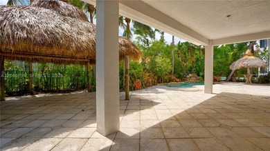 STUNNINGLY Renovated luxury home with high-end finishes - photo 47
