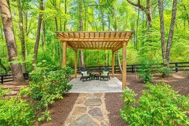 TERRIFIC HOME & GREAT VALUE IN WOODMONT GOLF AND COUNTRY CLUB! - photo 4