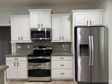 Welcome to this beautifully maintained 4-bedroom, 3-bath, 3-car - photo 11