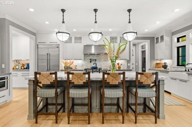 Thoughtfully refined and impeccably curated, this exceptional - photo 14