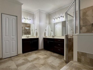 Welcome to this beautifully maintained 4-bedroom, 3-bath, 3-car - photo 19