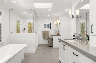 Thoughtfully refined and impeccably curated, this exceptional - photo 26