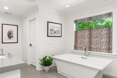 Thoughtfully refined and impeccably curated, this exceptional - photo 27