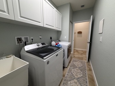 Welcome to this beautifully maintained 4-bedroom, 3-bath, 3-car - photo 30
