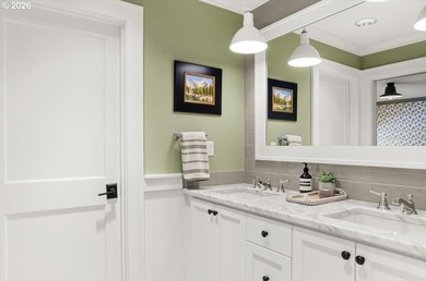 Thoughtfully refined and impeccably curated, this exceptional - photo 32