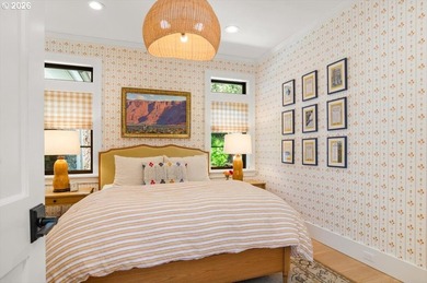 Thoughtfully refined and impeccably curated, this exceptional - photo 34