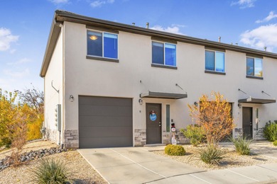 (private lake, pond, creek) Townhome/Townhouse For Sale in Washington Utah