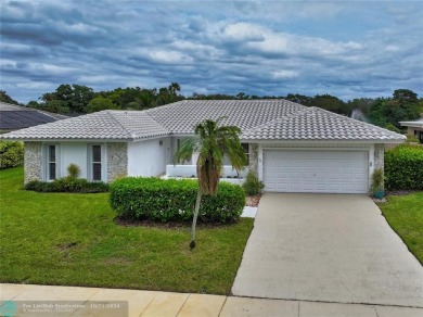 (private lake, pond, creek) Home For Sale in Boca Raton Florida