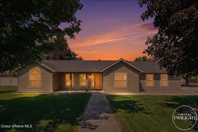 Attractive Hayden rancher offering the ease of one-level living! - photo 2