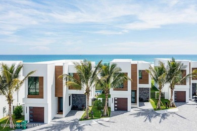 Stunning 4BD/4.5BA oceanfront villa in Melbourne Beach, offered - photo 1