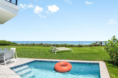 Stunning 4BD/4.5BA oceanfront villa in Melbourne Beach, offered - photo 3