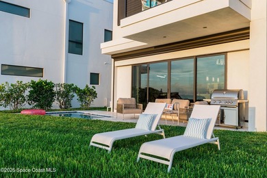 Stunning 4BD/4.5BA oceanfront villa in Melbourne Beach, offered - photo 7