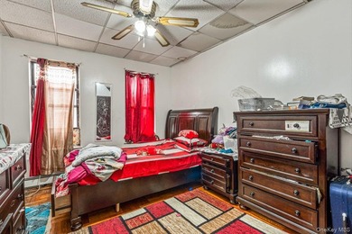 Legal 4 family 7 Bedrooms & 6 full bathrooms +5 Rooms in - photo 12
