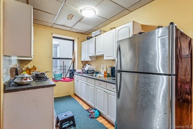 Legal 4 family 7 Bedrooms & 6 full bathrooms +5 Rooms in - photo 15
