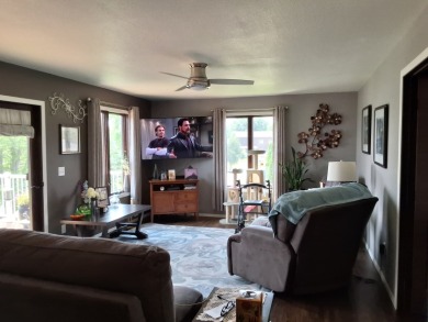 Gorgeous, well maintained lake home on Lake Kampeska! - photo 10