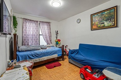 Legal 4 family 7 Bedrooms & 6 full bathrooms +5 Rooms in - photo 20