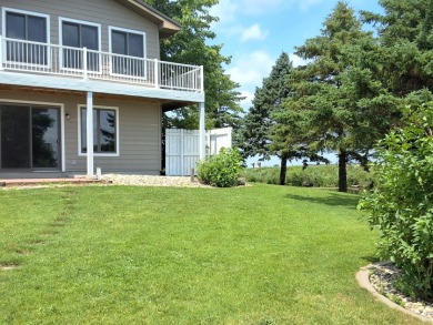 Gorgeous, well maintained lake home on Lake Kampeska! - photo 29