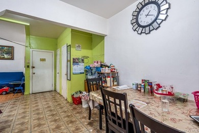 Legal 4 family 7 Bedrooms & 6 full bathrooms +5 Rooms in - photo 23