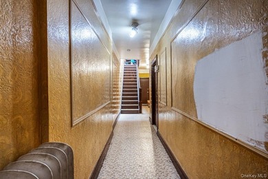 Legal 4 family 7 Bedrooms & 6 full bathrooms +5 Rooms in - photo 28