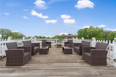 East River Townhome/Townhouse Sale Pending in Astoria New York