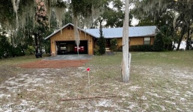 Lake Como - Putnam County Home For Sale in Pomona Park Florida