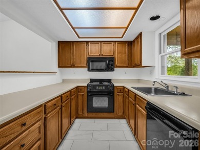 Enjoy easy mountain living in this charming 2-bedroom, 2-bath - photo 10