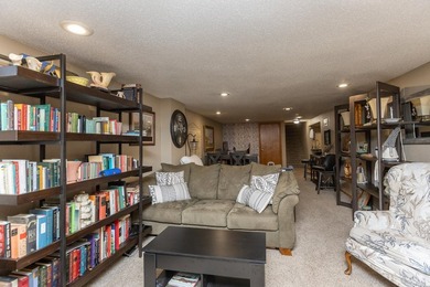 Spacious 4-bedroom rambler with a fully finished basement and - photo 4